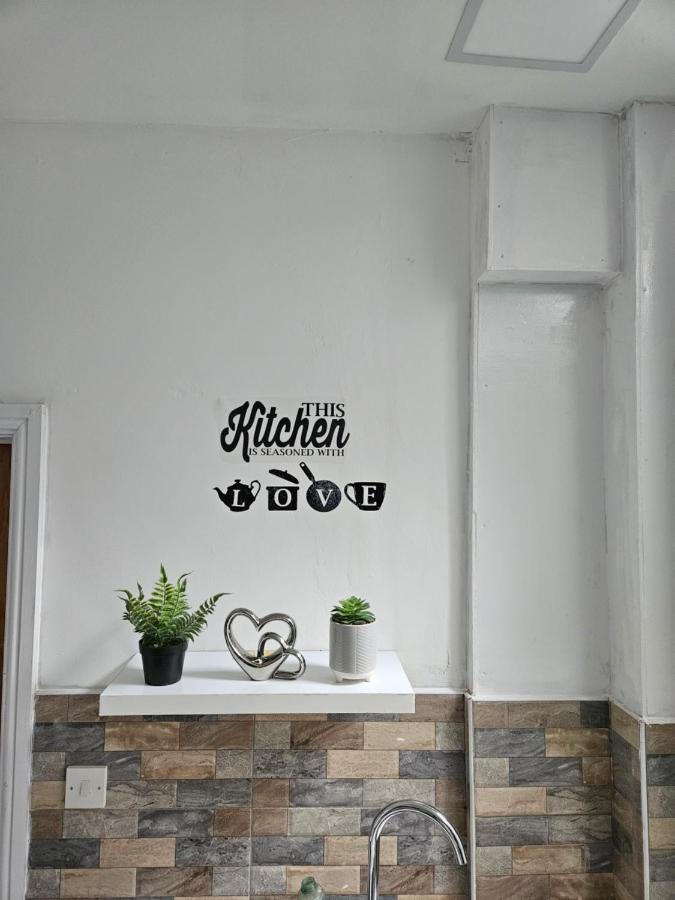 Luxe Near Nec, Airport, Train Villa *