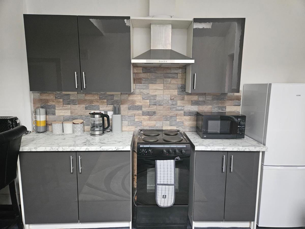 Luxe Near Nec, Airport, Train Villa *